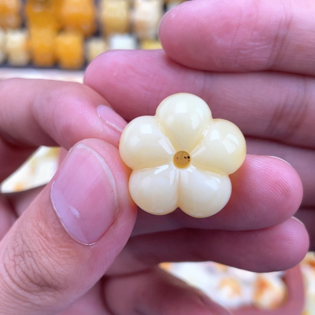 琥珀未镶嵌裸石蜜蜡