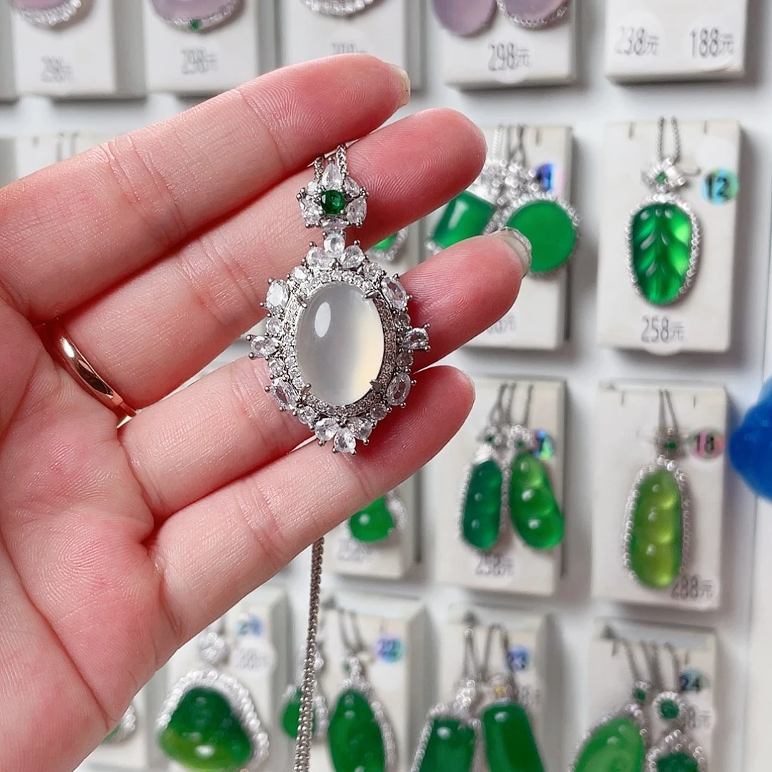 玛瑙/玉髓颈饰未镶嵌