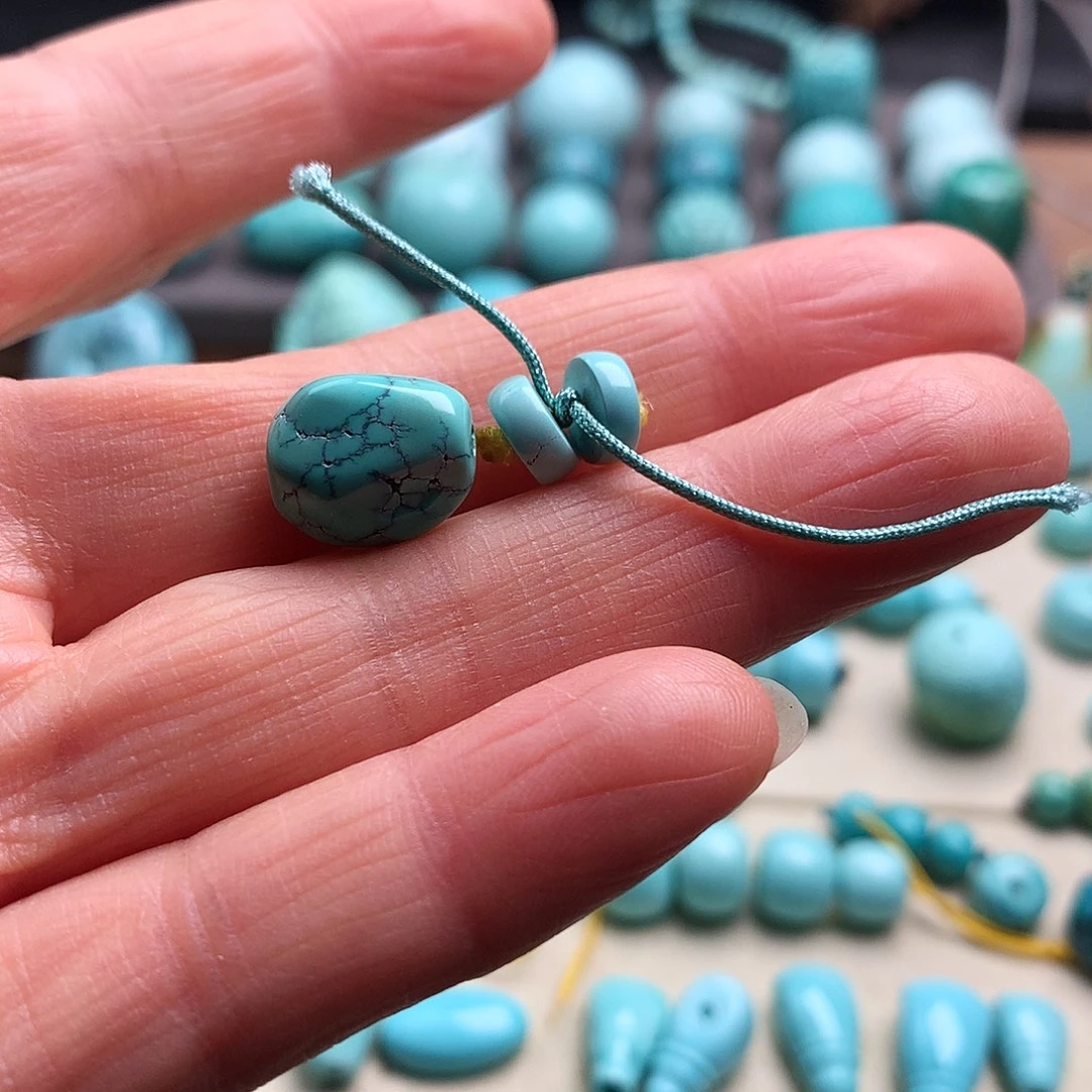 绿松石未镶嵌颈饰