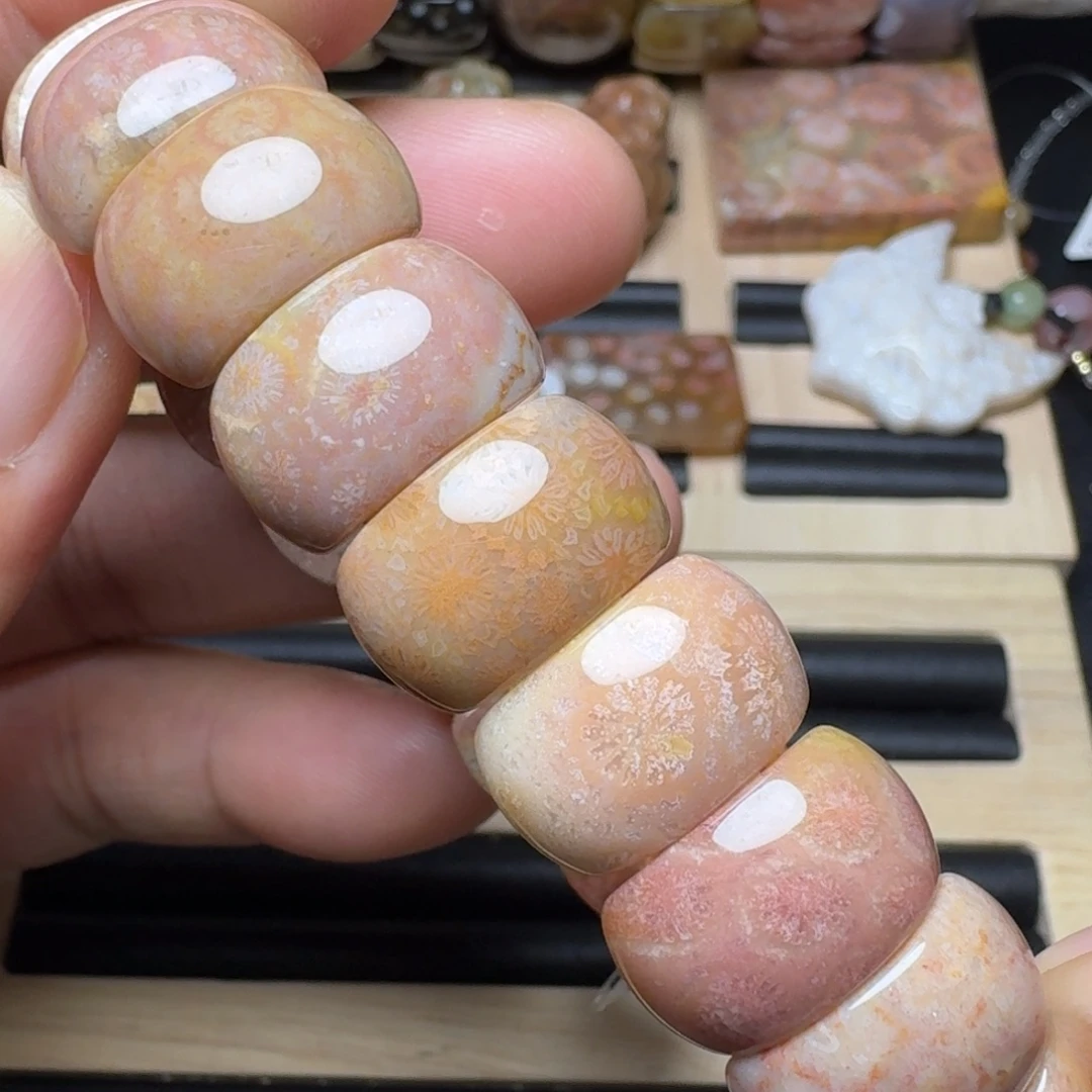 未镶嵌纯天然色有机玉石保真色硅化玉