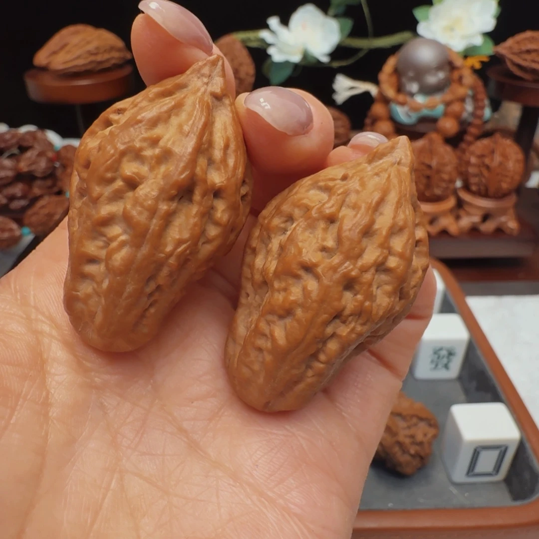 文玩核桃吊坠瓜条