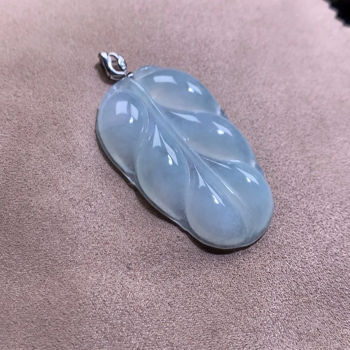 翡翠18K金镶嵌颈饰缅甸翡翠