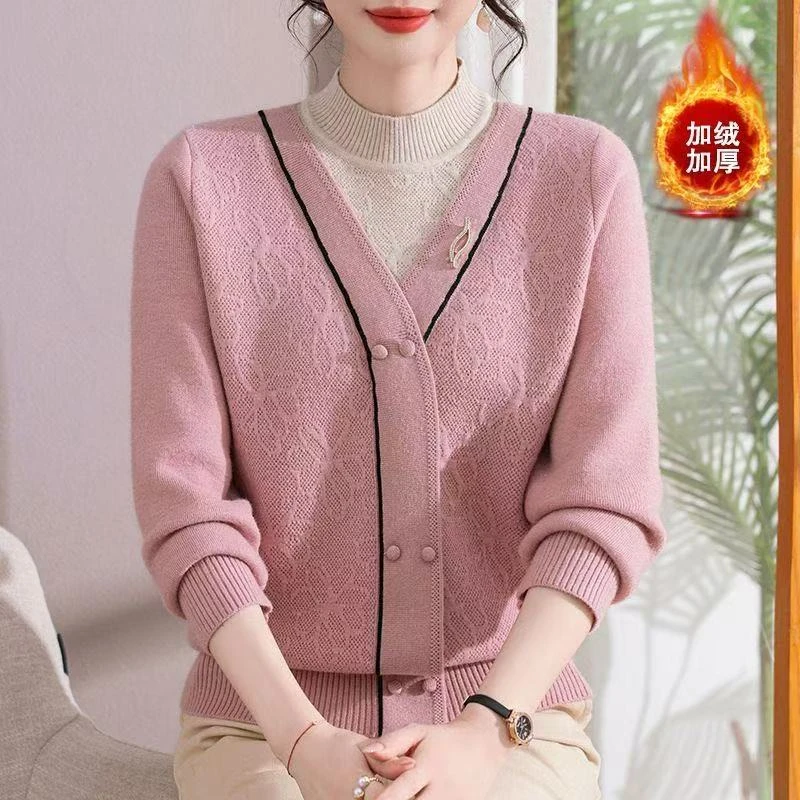 2025秋冬新款妈妈装加绒加厚毛衣中老年时尚假两件洋气打底毛衫