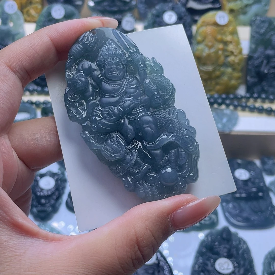 齊***爺颈饰未镶嵌翡翠翡翠未镶嵌