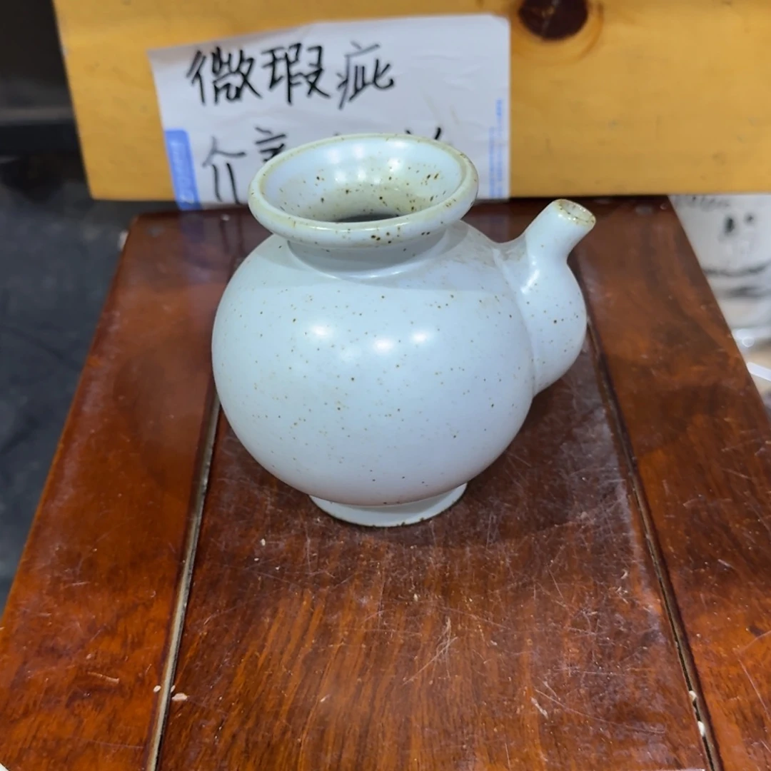微瑕疵介意勿拍陶瓷器皿W110