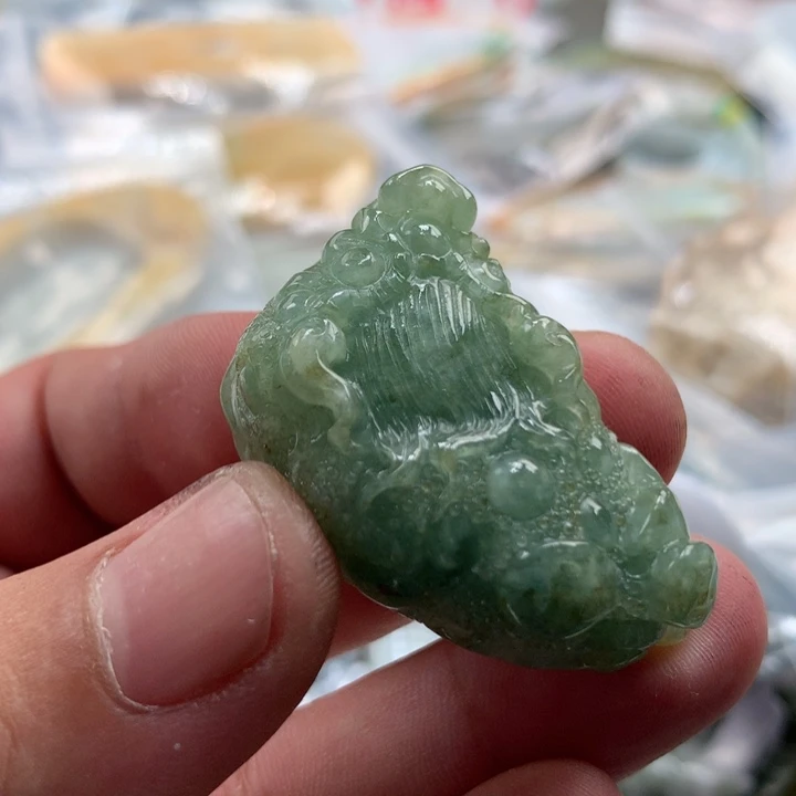 翡翠未镶嵌颈饰保真天然a货翡翠