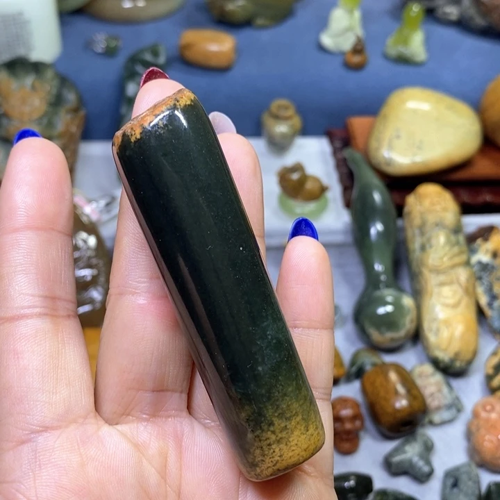 岫岩河磨玉（透闪石质玉）未镶嵌把件