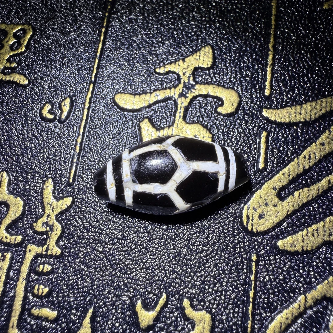 泰系镶饰龟背寿珠