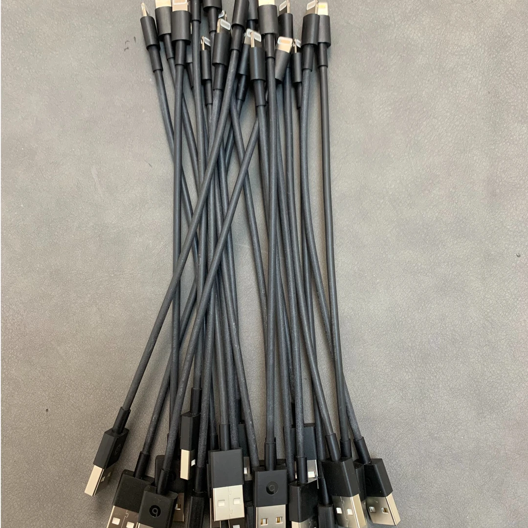 准新品 Apple/苹果 USB to Lighting（0.2m）黑色原装数据线