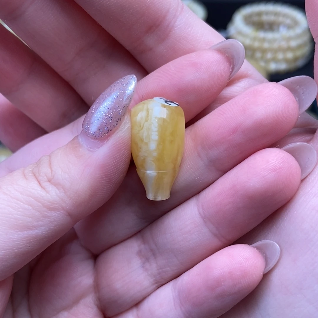 蜜蜡未镶嵌珠宝奇石