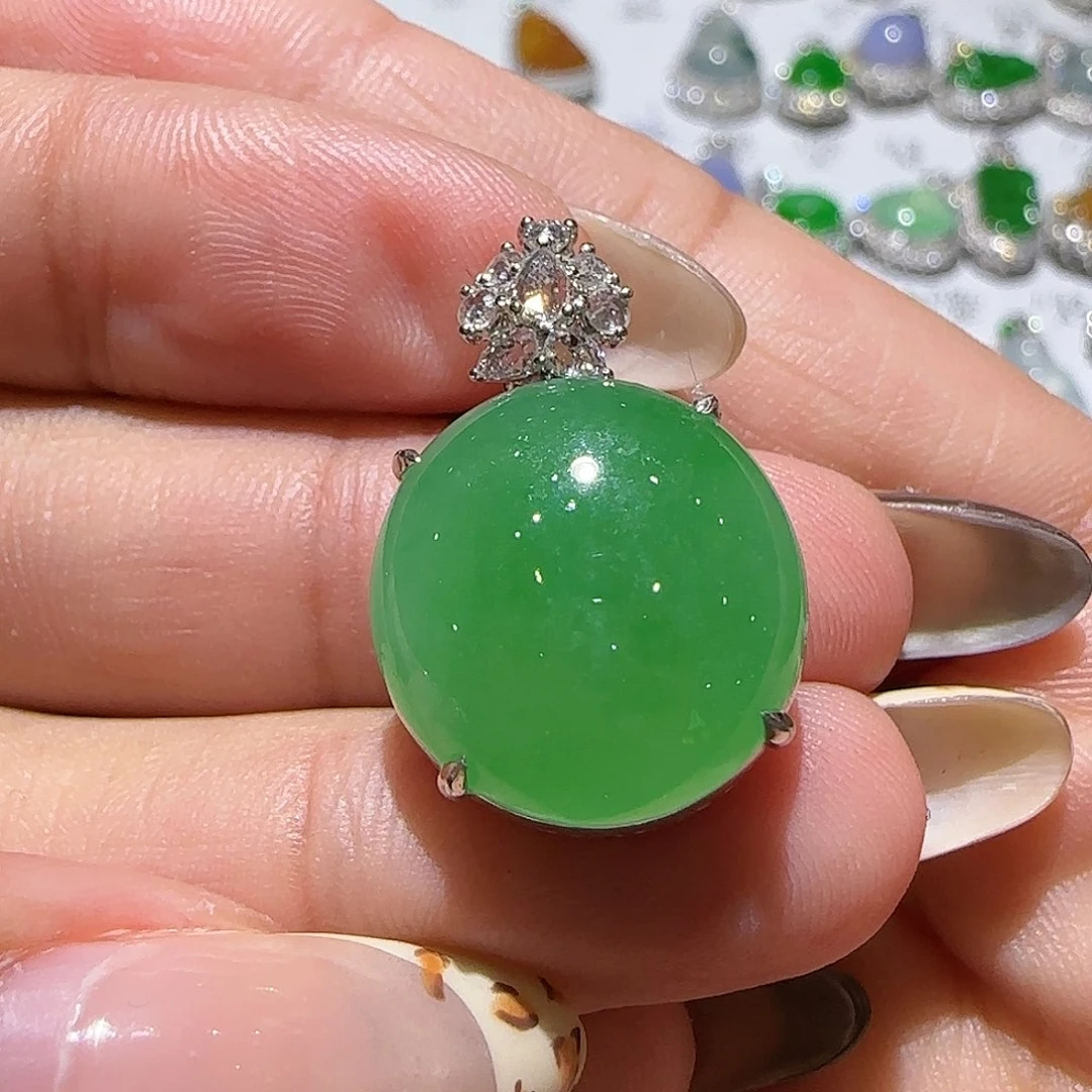 【闪购商品】颈饰18K金镶嵌翡翠天然