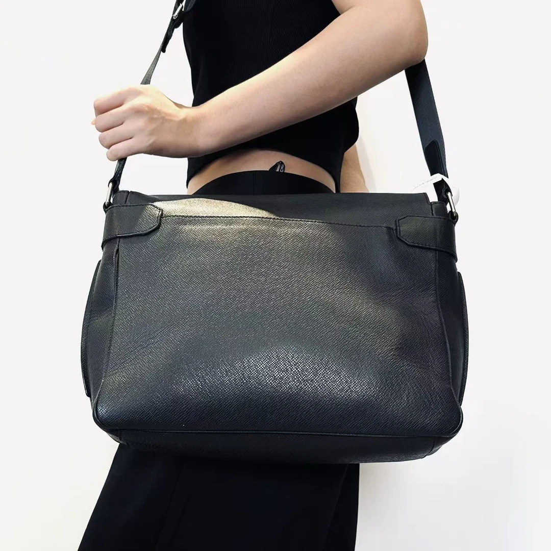 95新 LouisVuitton/路易威登 LV黑色牛皮单肩包 2506260108