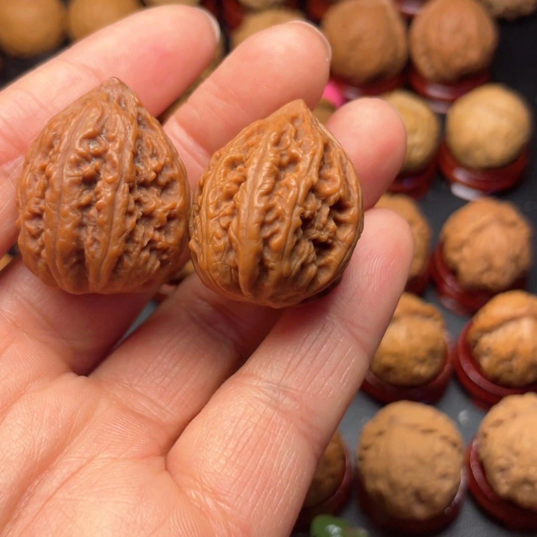 文玩核桃把件J****.野生