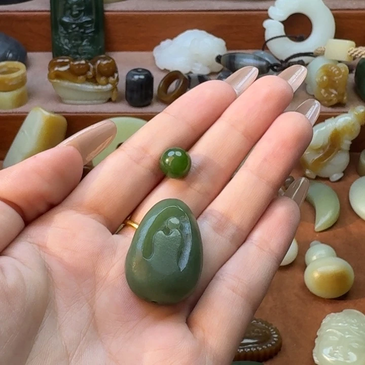 宋****和田玉未镶嵌颈饰