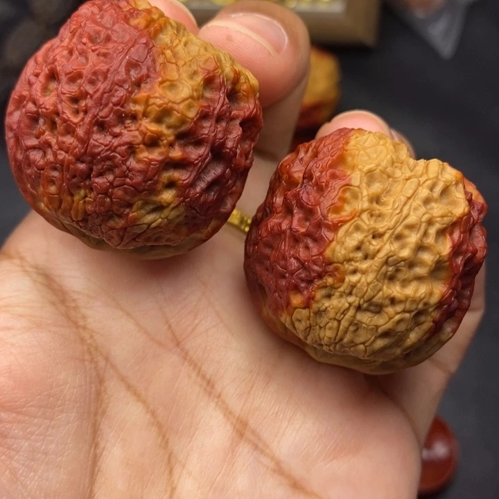 文玩核桃把件41尺牡丹绣球54克