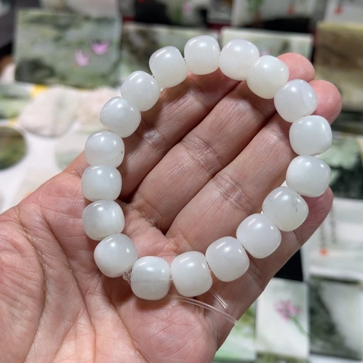 独山玉未镶嵌颈饰