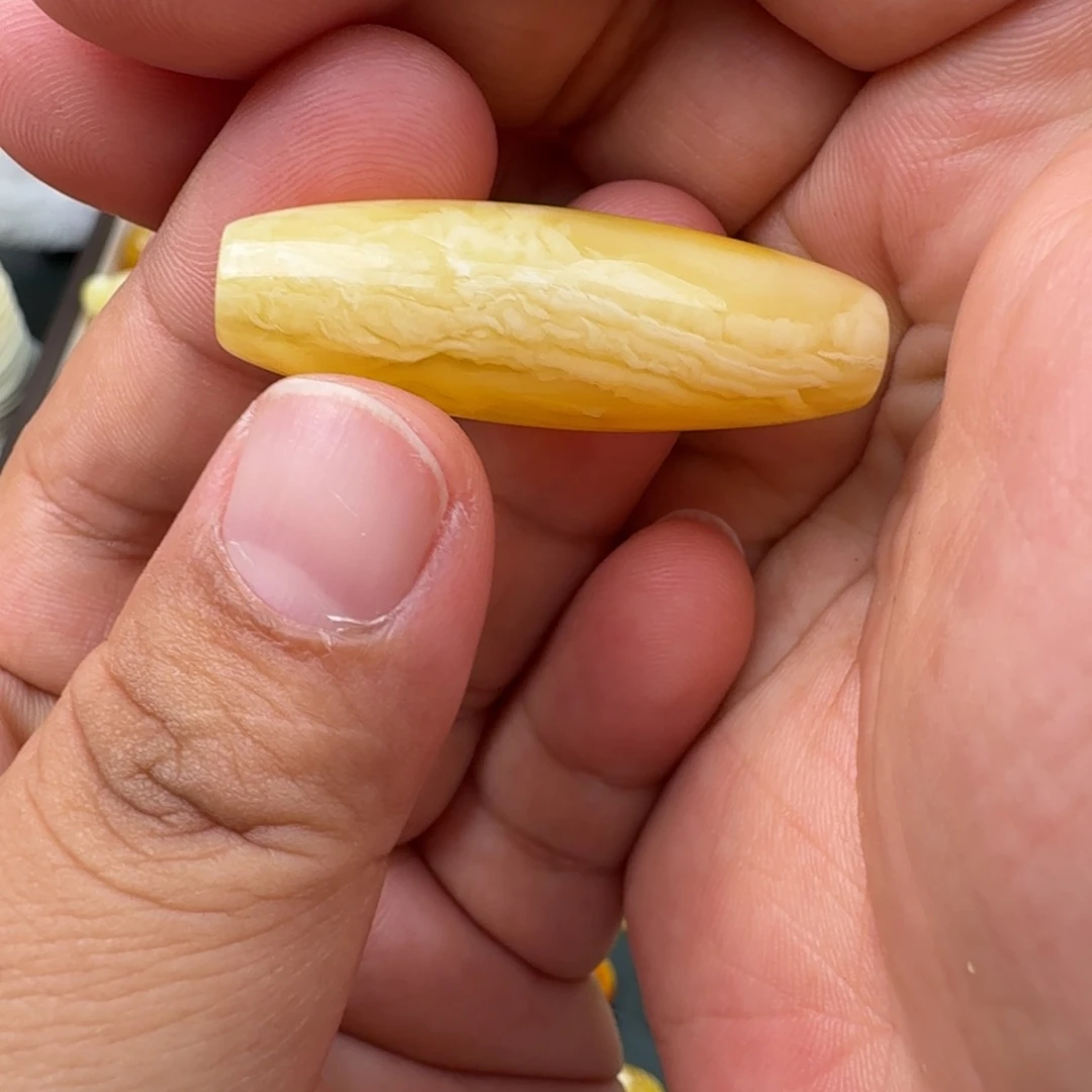 未镶嵌琥珀裸石4.2克