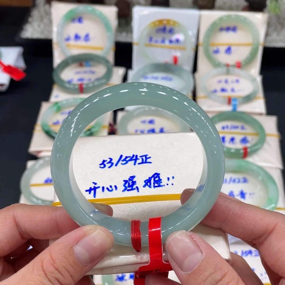 翡翠手镯未镶嵌缅甸翡翠天然翡翠