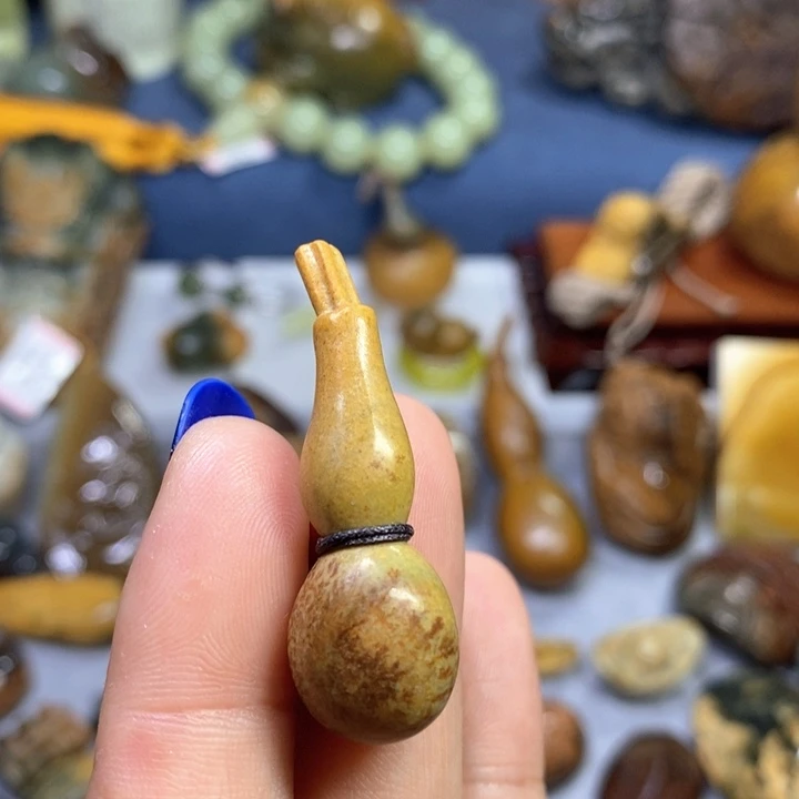 岫岩河磨玉（透闪石质玉）葫芦未镶嵌