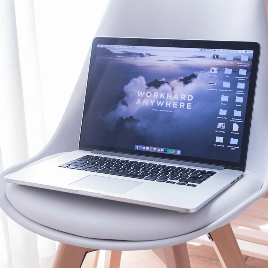 95新 Apple/苹果 视网膜本15.4寸酷睿i7处理器16G 512G固态硬盘-M