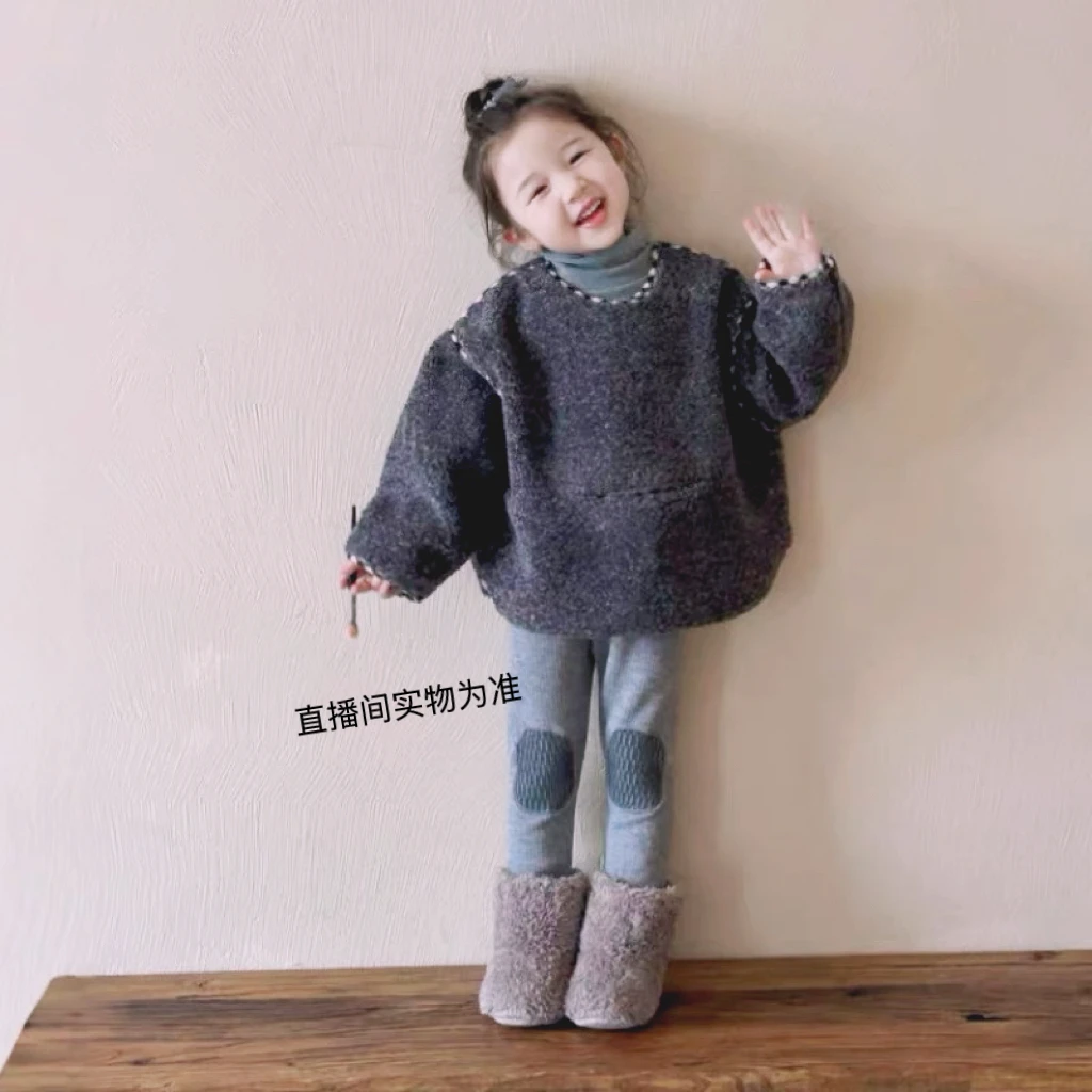 浅灰色加厚绒毛毛衣