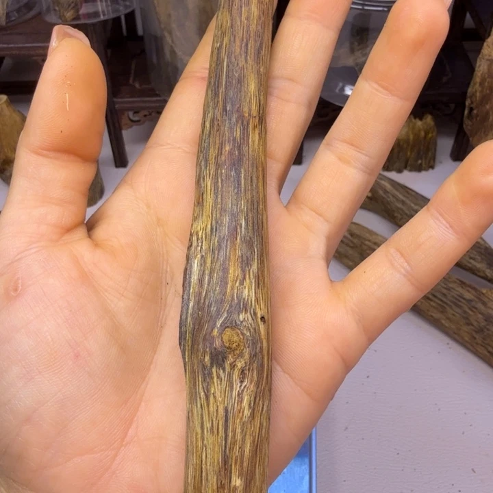 用***0奇楠，金沙虫漏28克