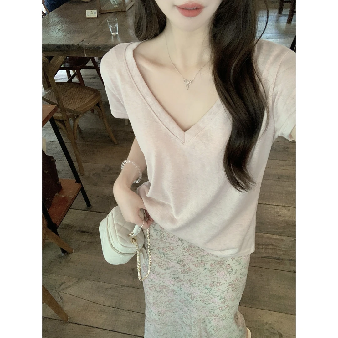 大码V领短袖T恤女夏小众粉色碎花半身裙包臀裙温柔风两件套