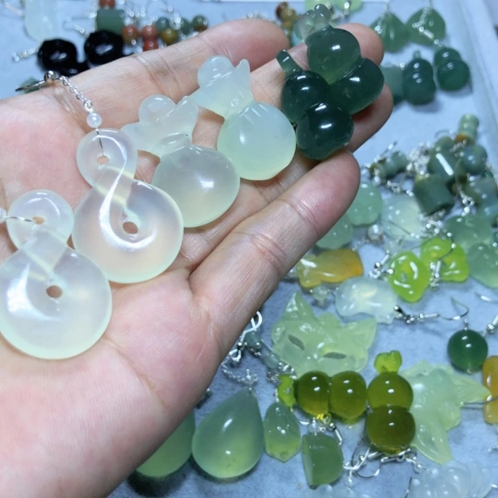 【闪购商品】蛇纹石玉耳环未镶嵌彩****)