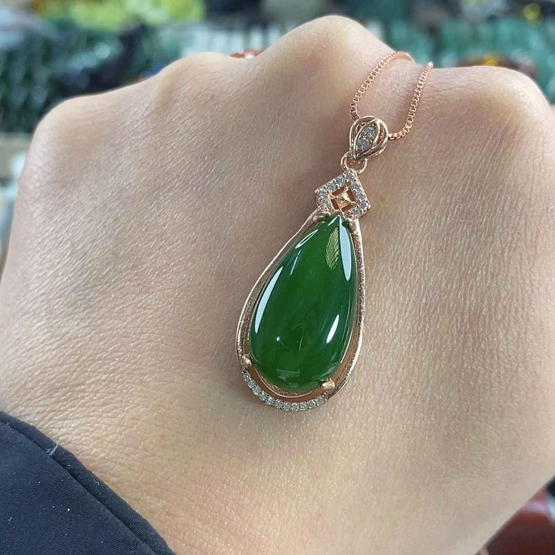 和田玉颈饰未镶嵌水滴