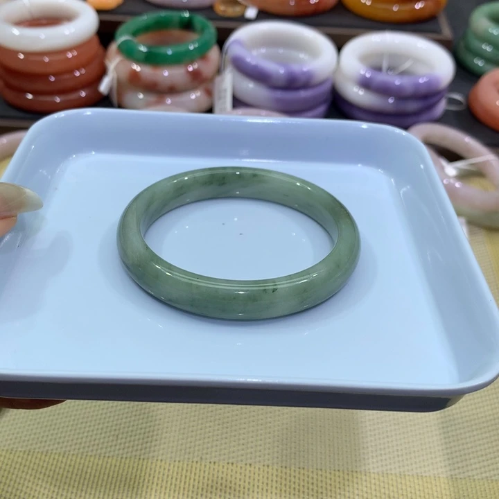 未镶嵌手镯石英质玉58