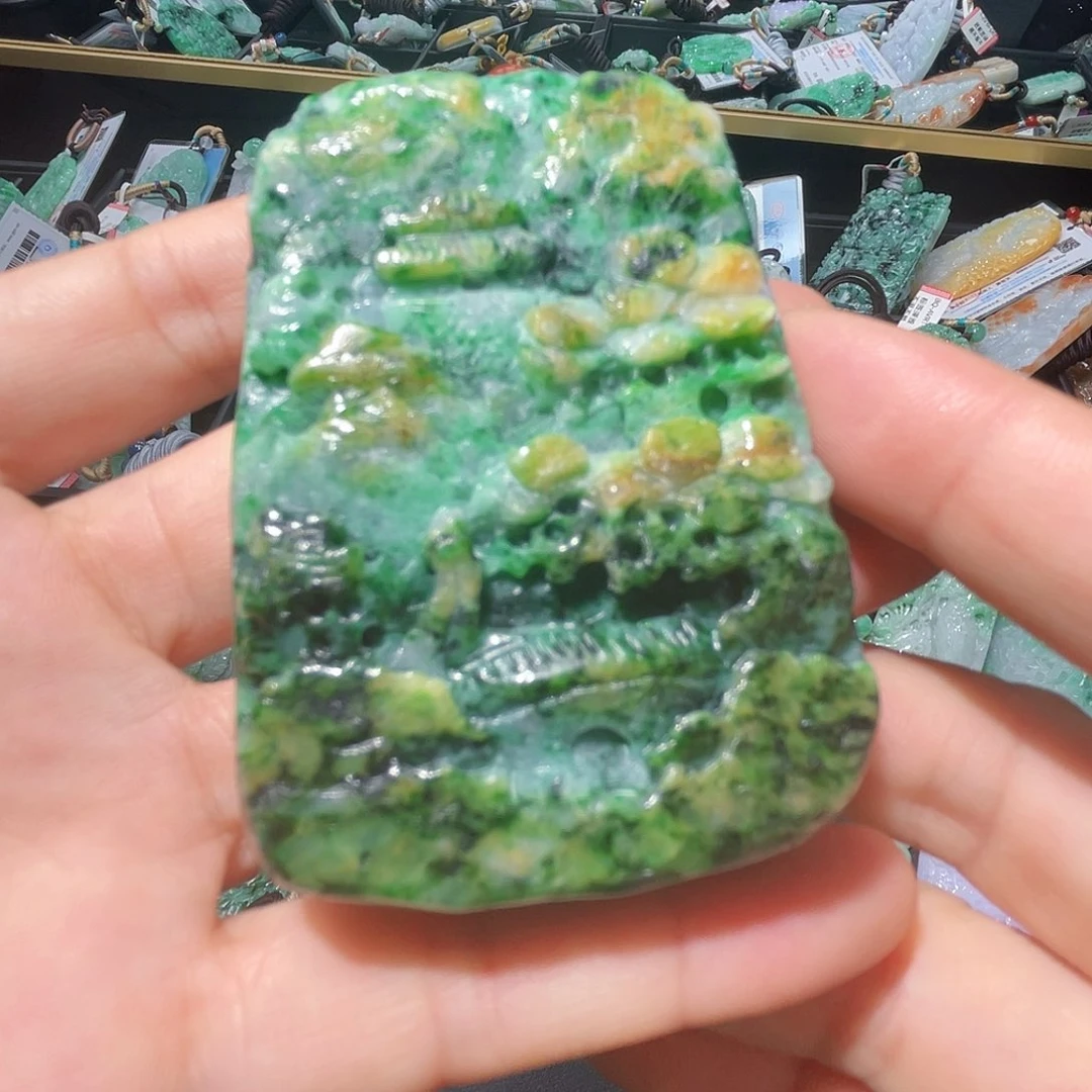 颈饰未镶嵌翡翠一个