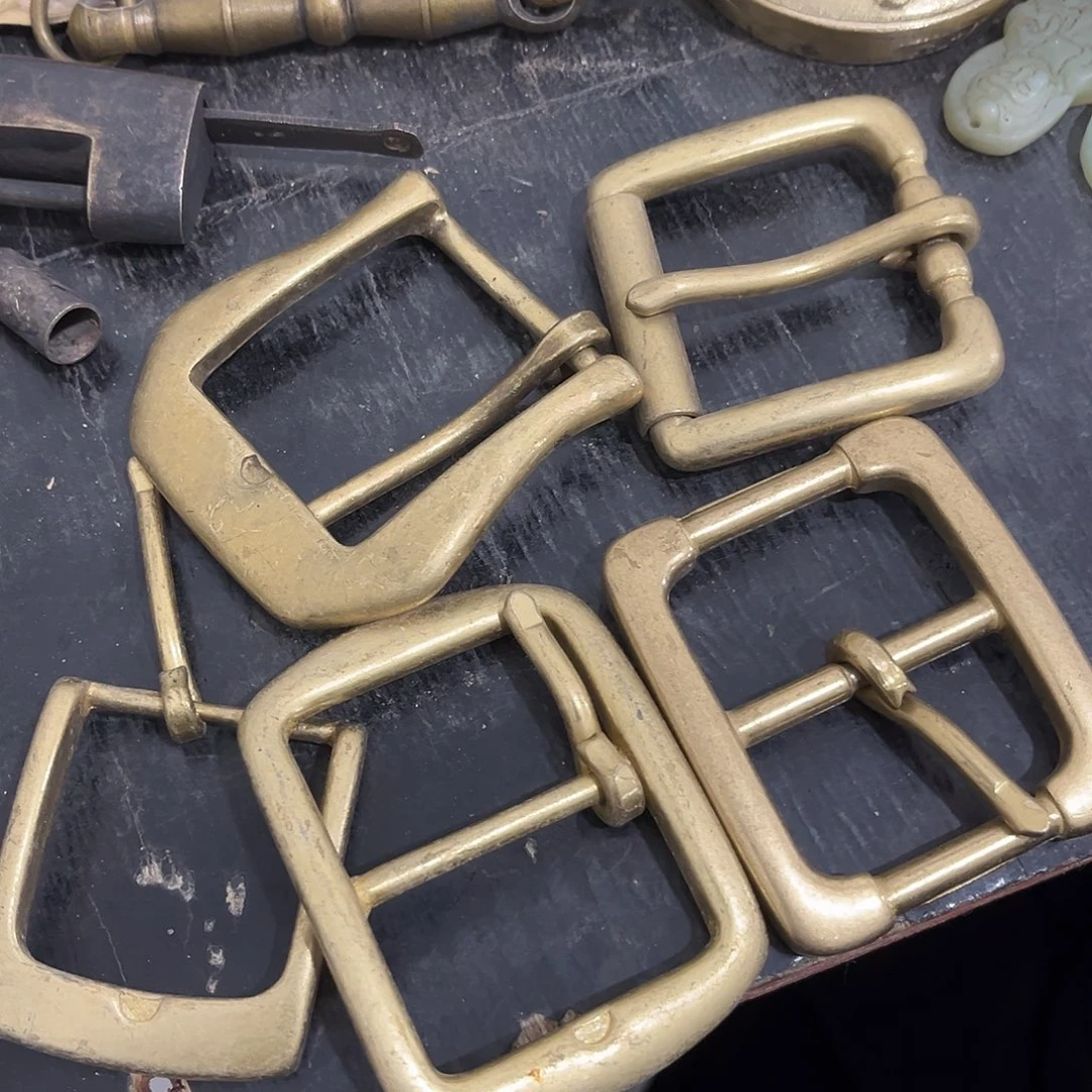 用***4闪电购铜摆件工艺品