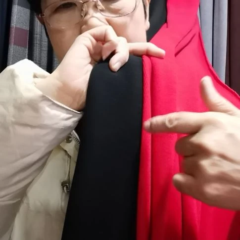 醋酸天丝羊绒大红1.2米黑色1.1米