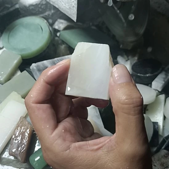 和田玉未镶嵌珠宝半成品