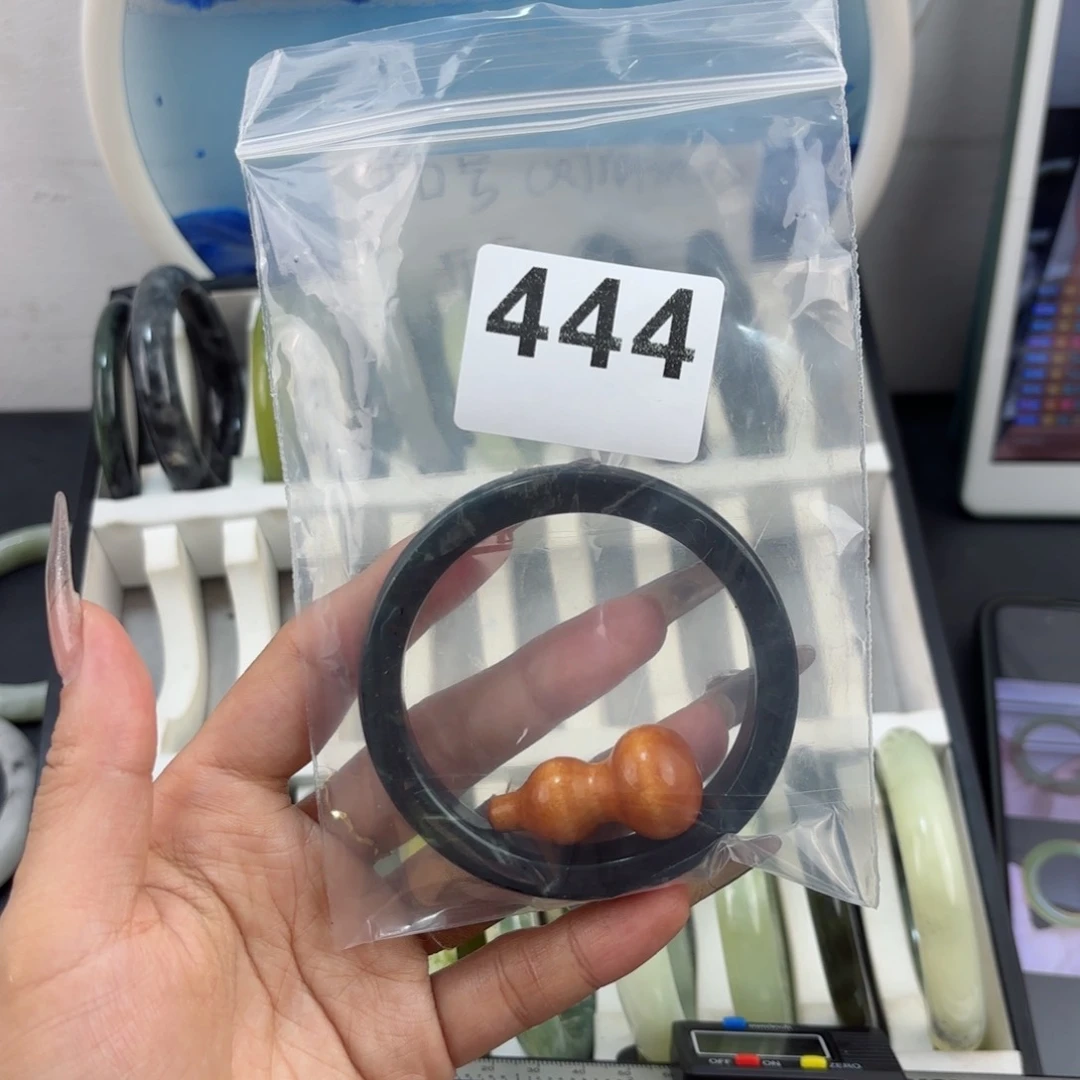 蛇纹石玉未镶嵌手镯美*