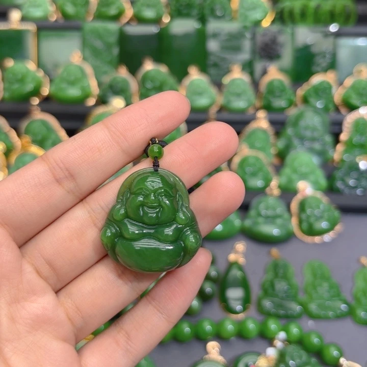 颈饰未镶嵌和田玉（碧玉）特价31m，介意勿拍