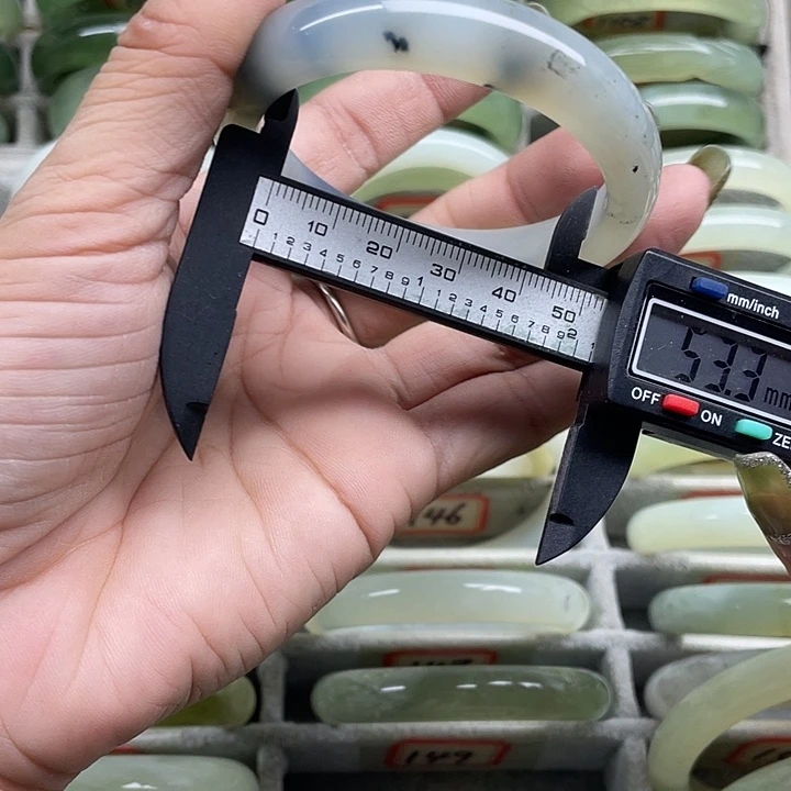 蛇纹石玉未镶嵌手镯149