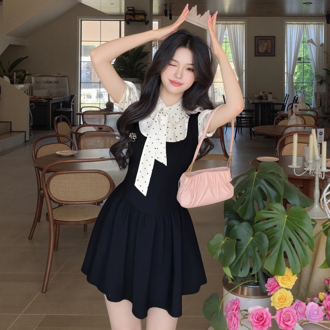 C2025夏季新款拼接小个子波点法式复古假两件透气修身连衣裙D2818