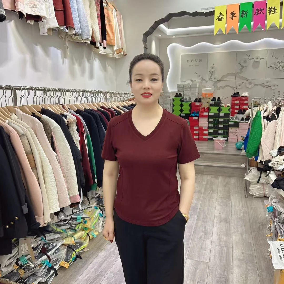 711 V领吸汗短袖美拉德风纯色黑色红色T恤休闲宽松型简约女装