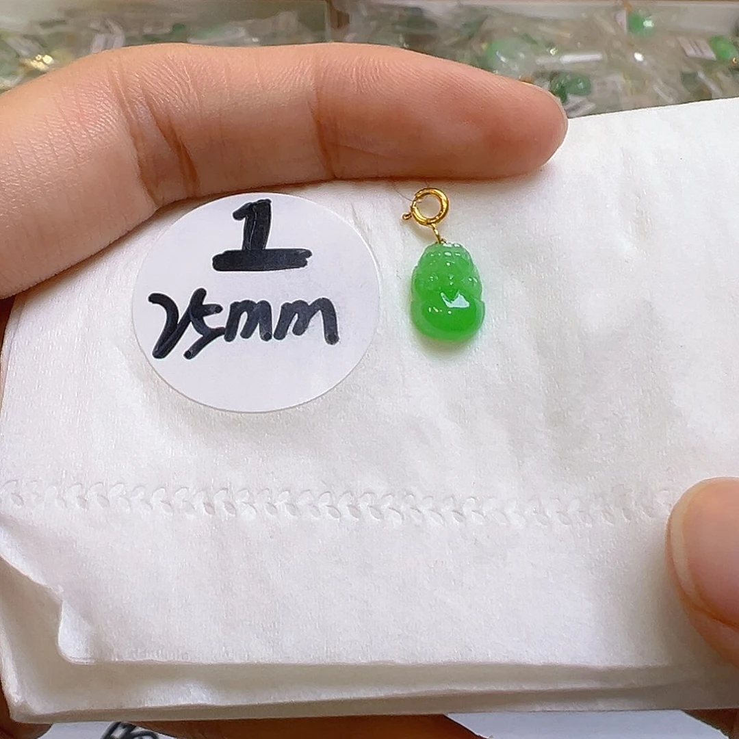 翡翠18K金镶嵌颈饰翡翠