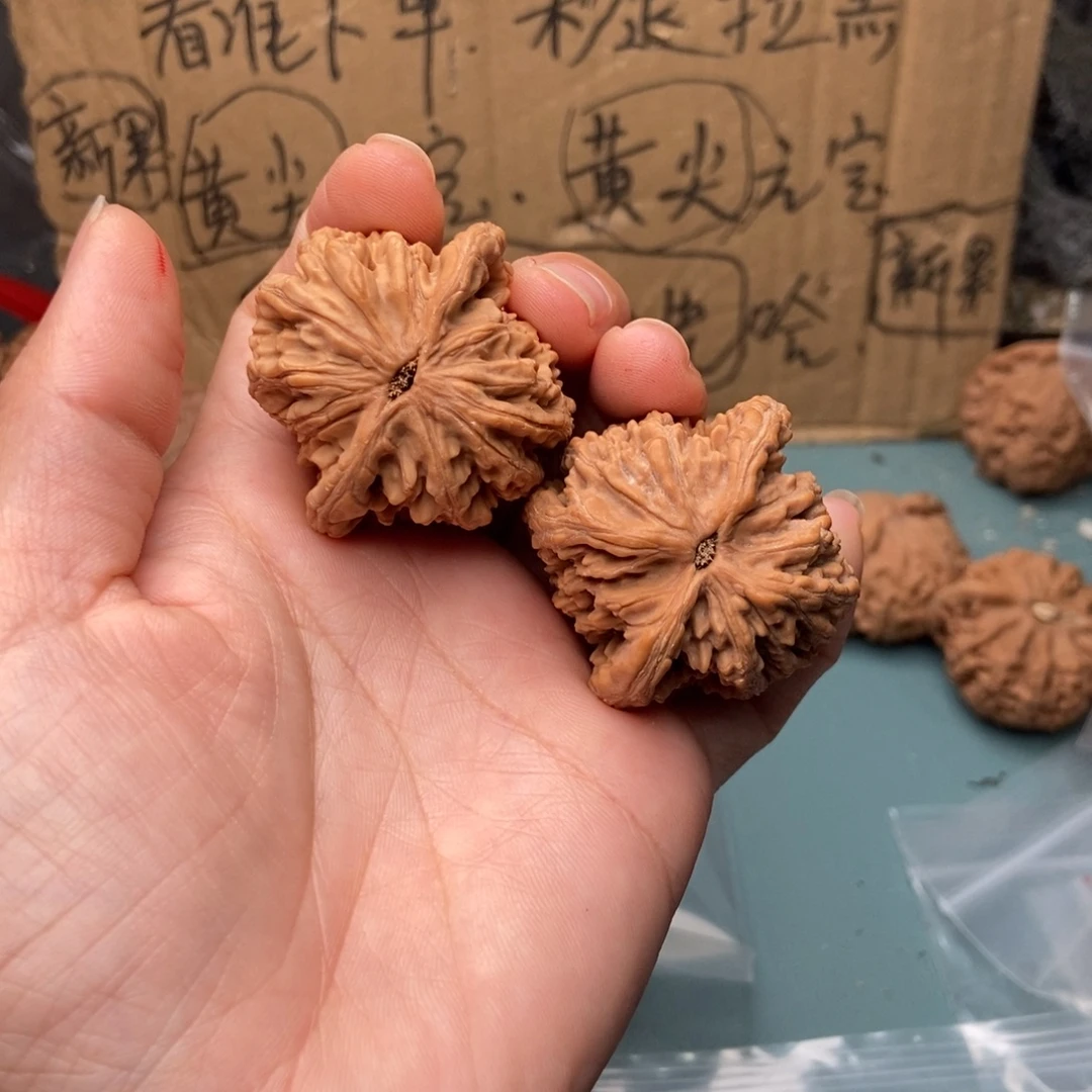 钢***哥吊坠文玩核桃虎头67