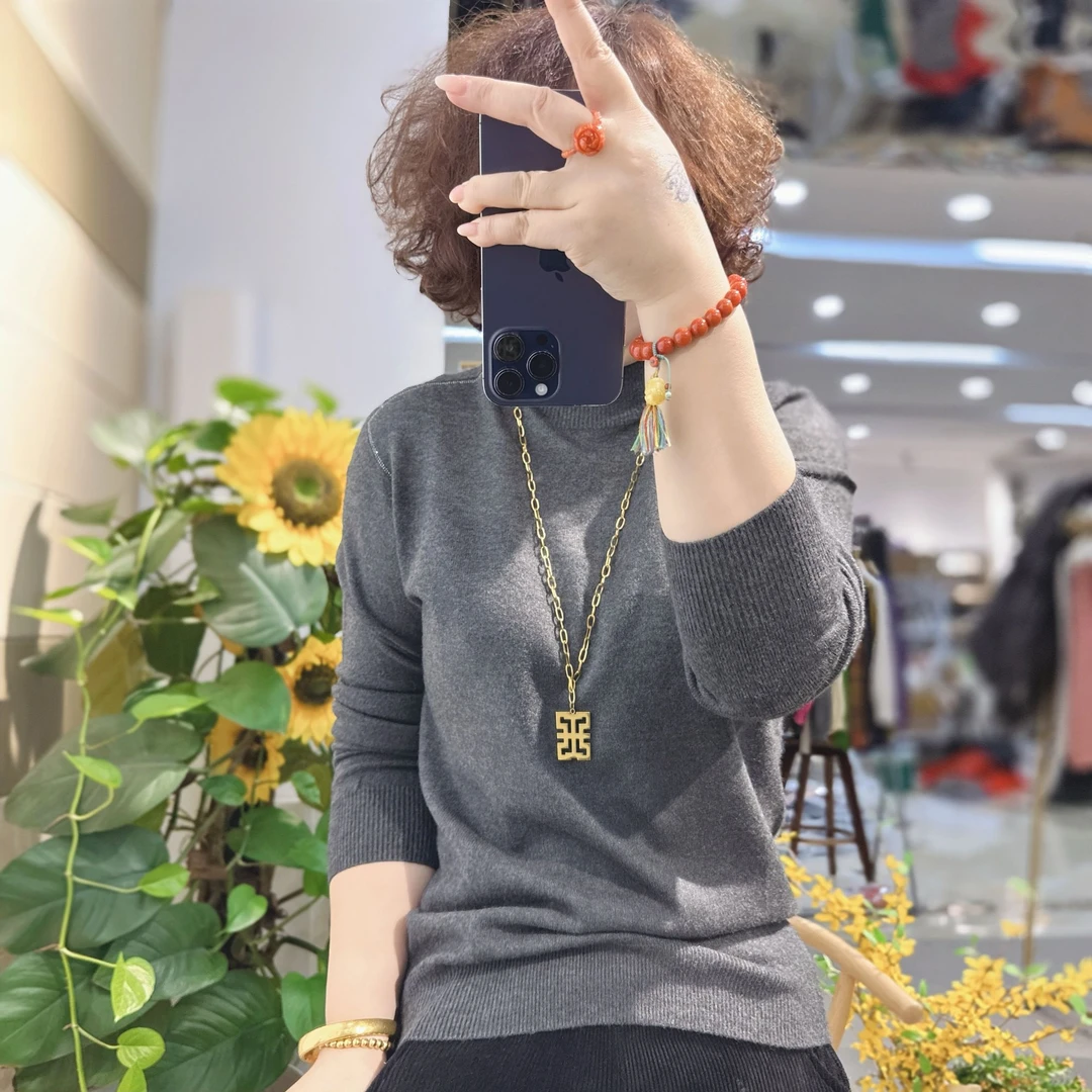 璇【一线成衣暖阳】2025冬季精品百搭显瘦无缝拼接天鹅绒羊毛衫