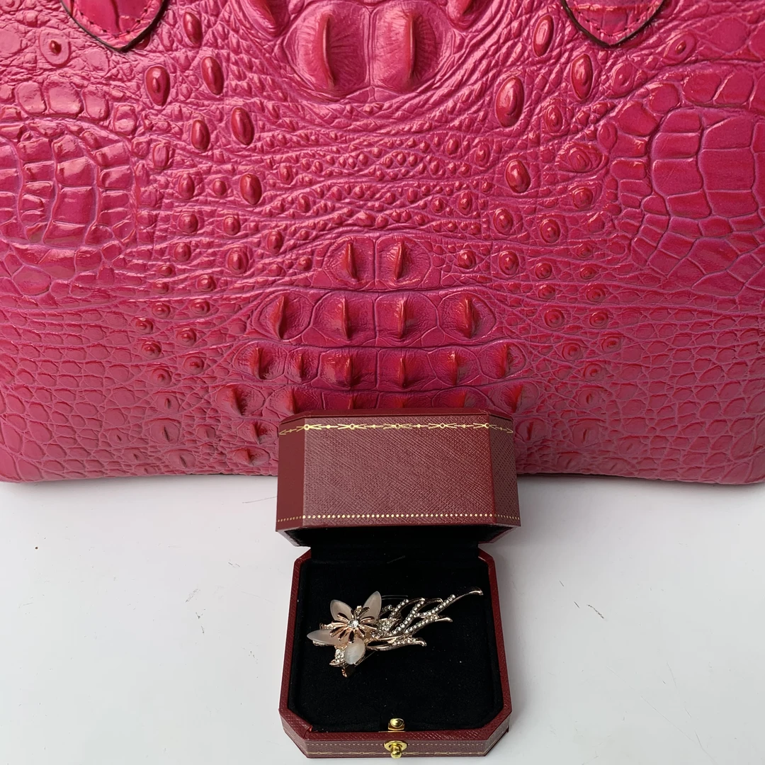 4517【胸针】气质优雅女士飘花胸针