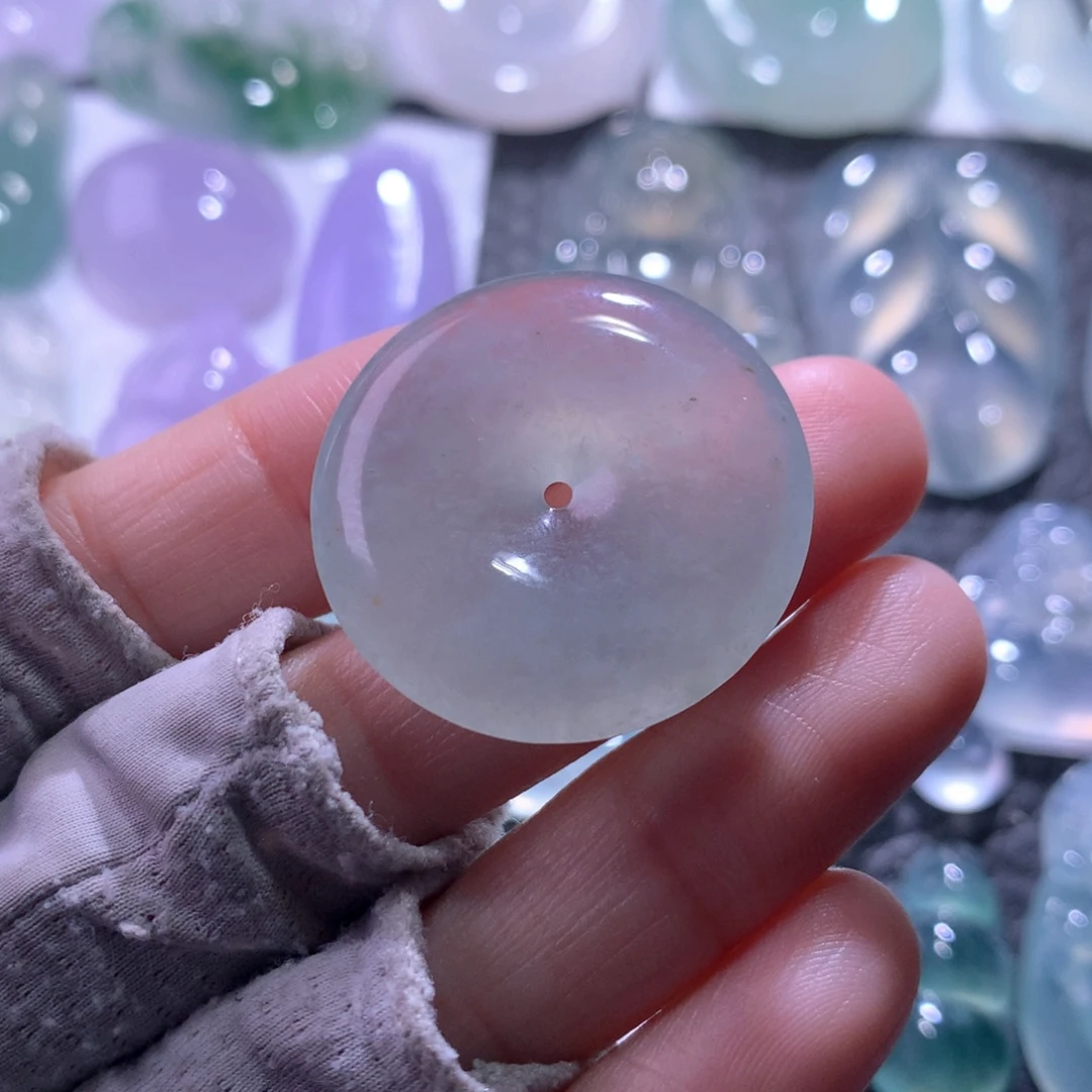 翡翠未镶嵌颈饰扣