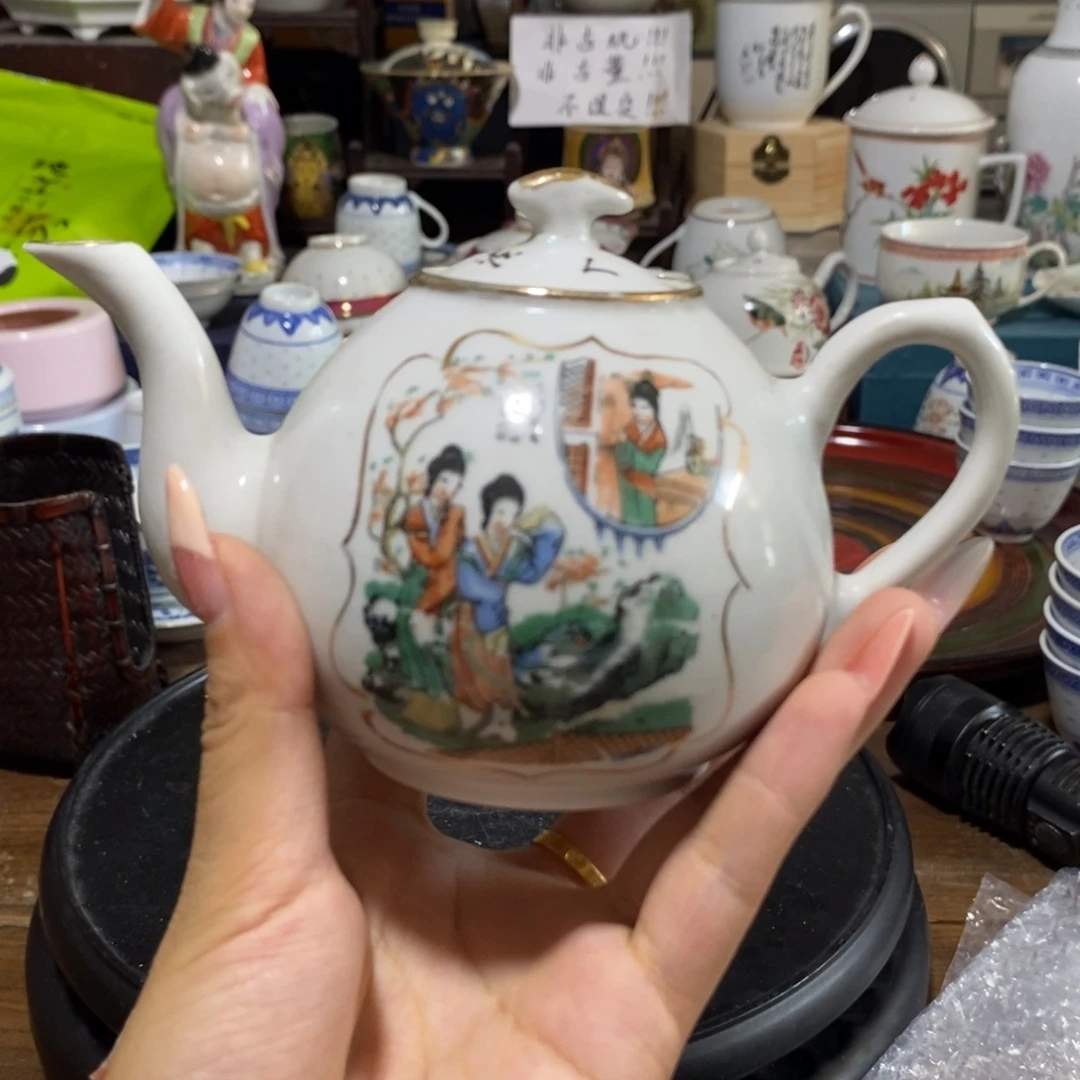 摆件陶瓷梨型壶贴花