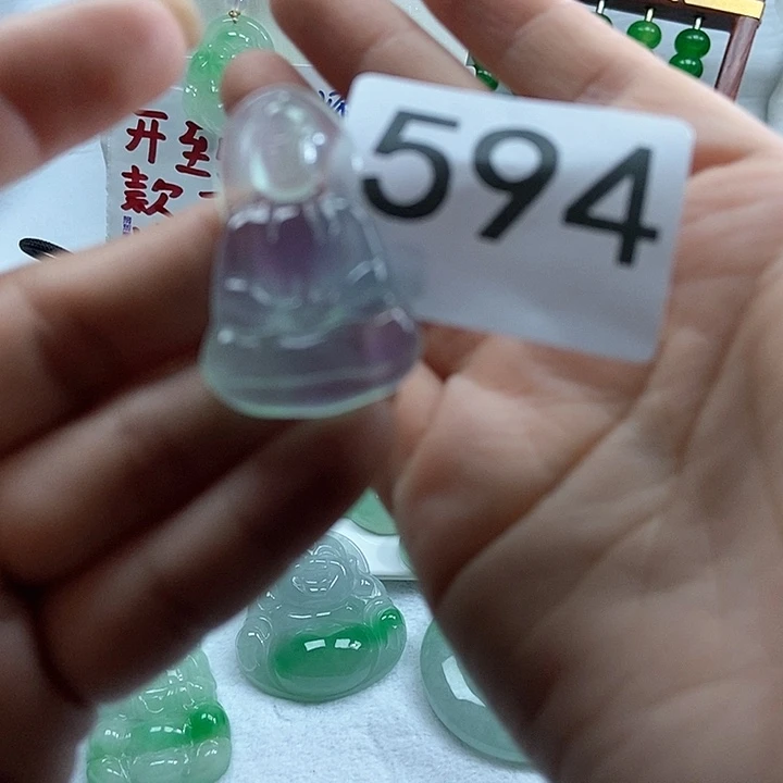 翡翠未镶嵌吊坠(赠链)