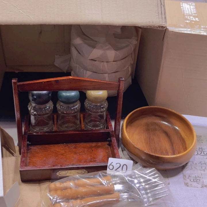 盖碗瓷器的造型和造型也很