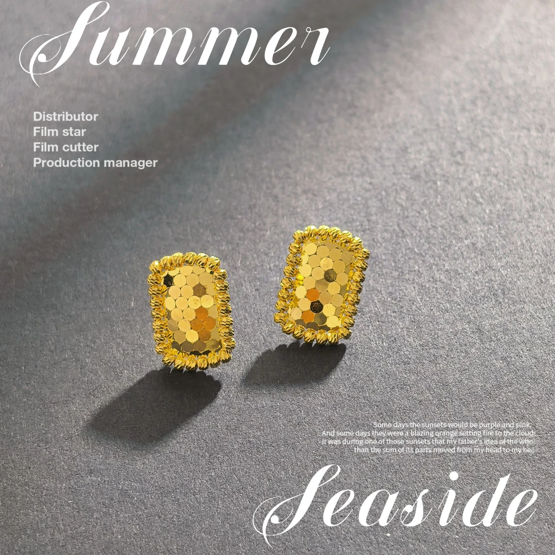 金斗芸足金鱼鳞纹蹦迪珠包边方形直针款耳钉 爆闪简约时尚日常