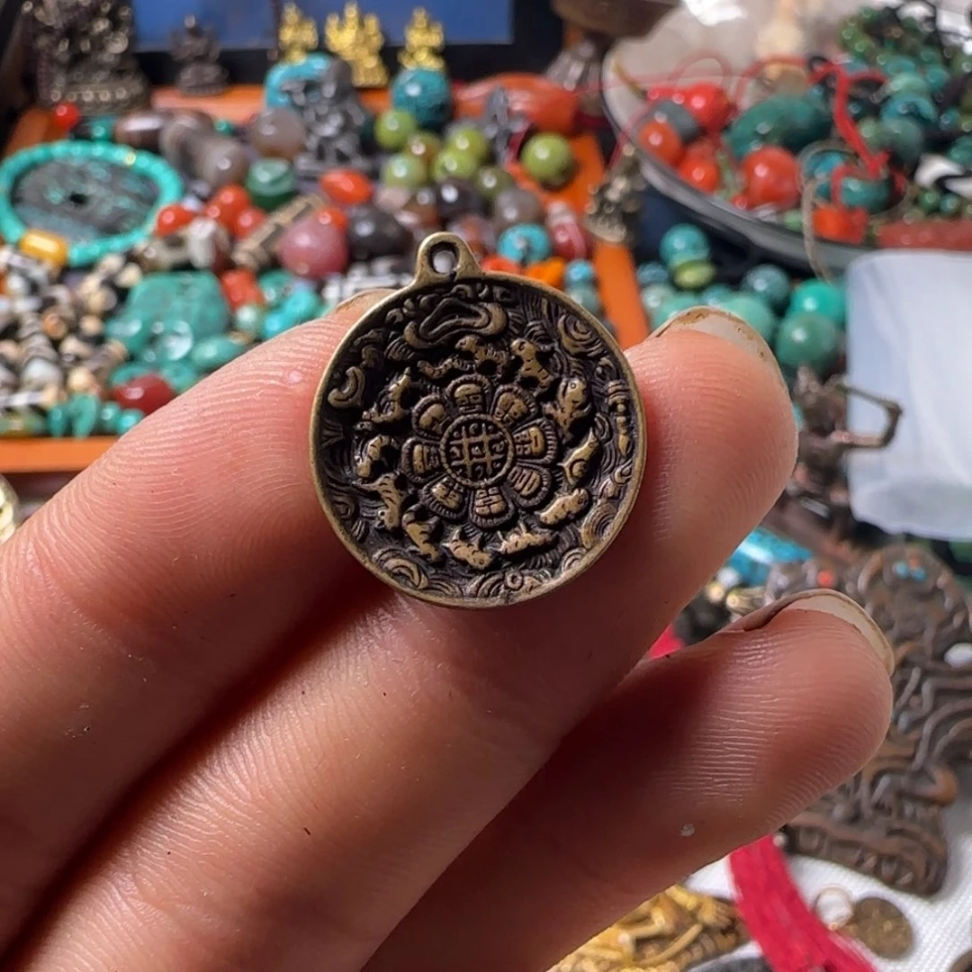 马***上玻璃颈饰啊啊啊啊啊啊