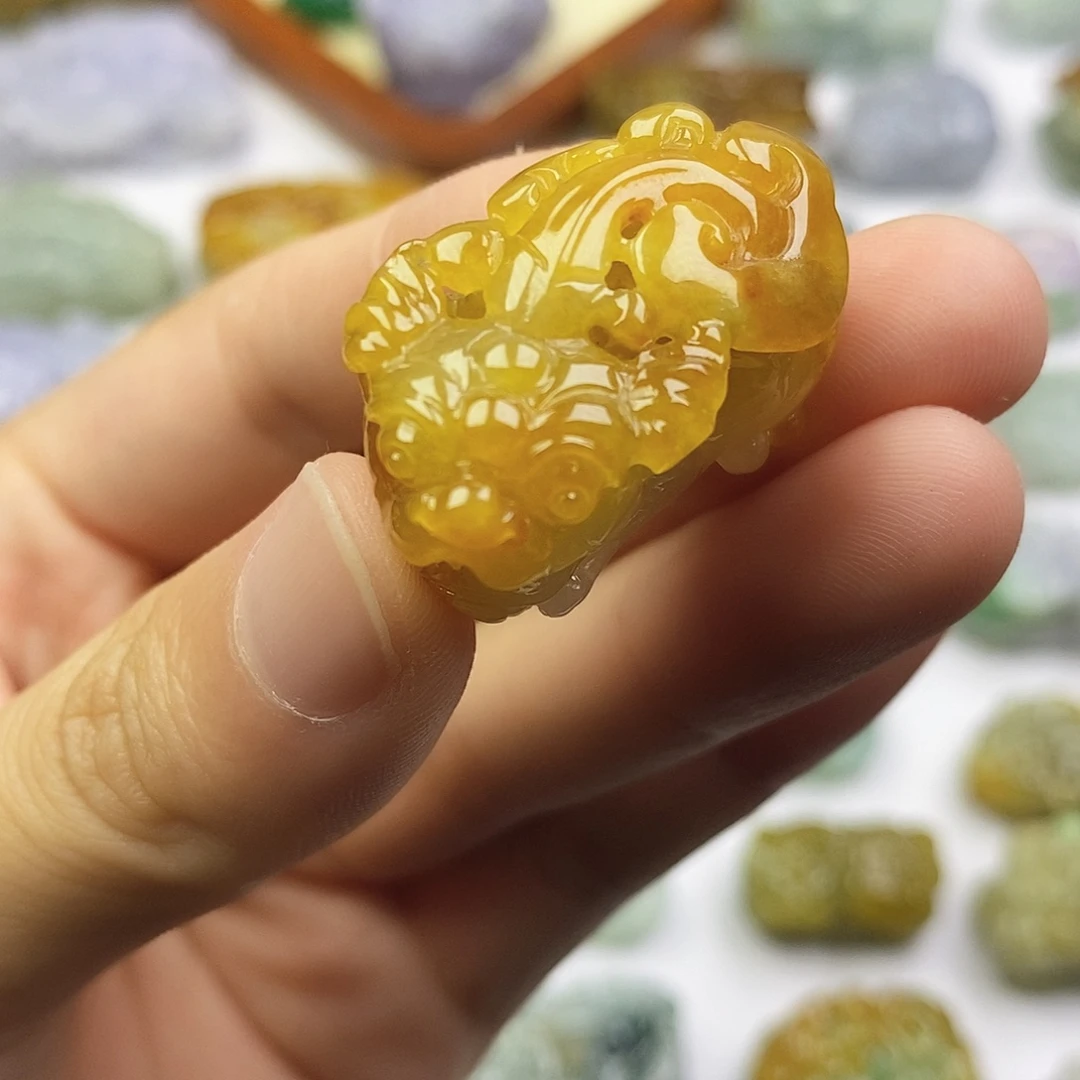 颈饰未镶嵌翡翠貔貅